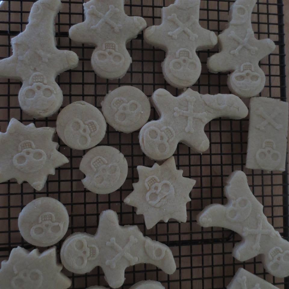 Skull and Crossbones Embossed Rolling Pin for Baking, Pottery and Crafting