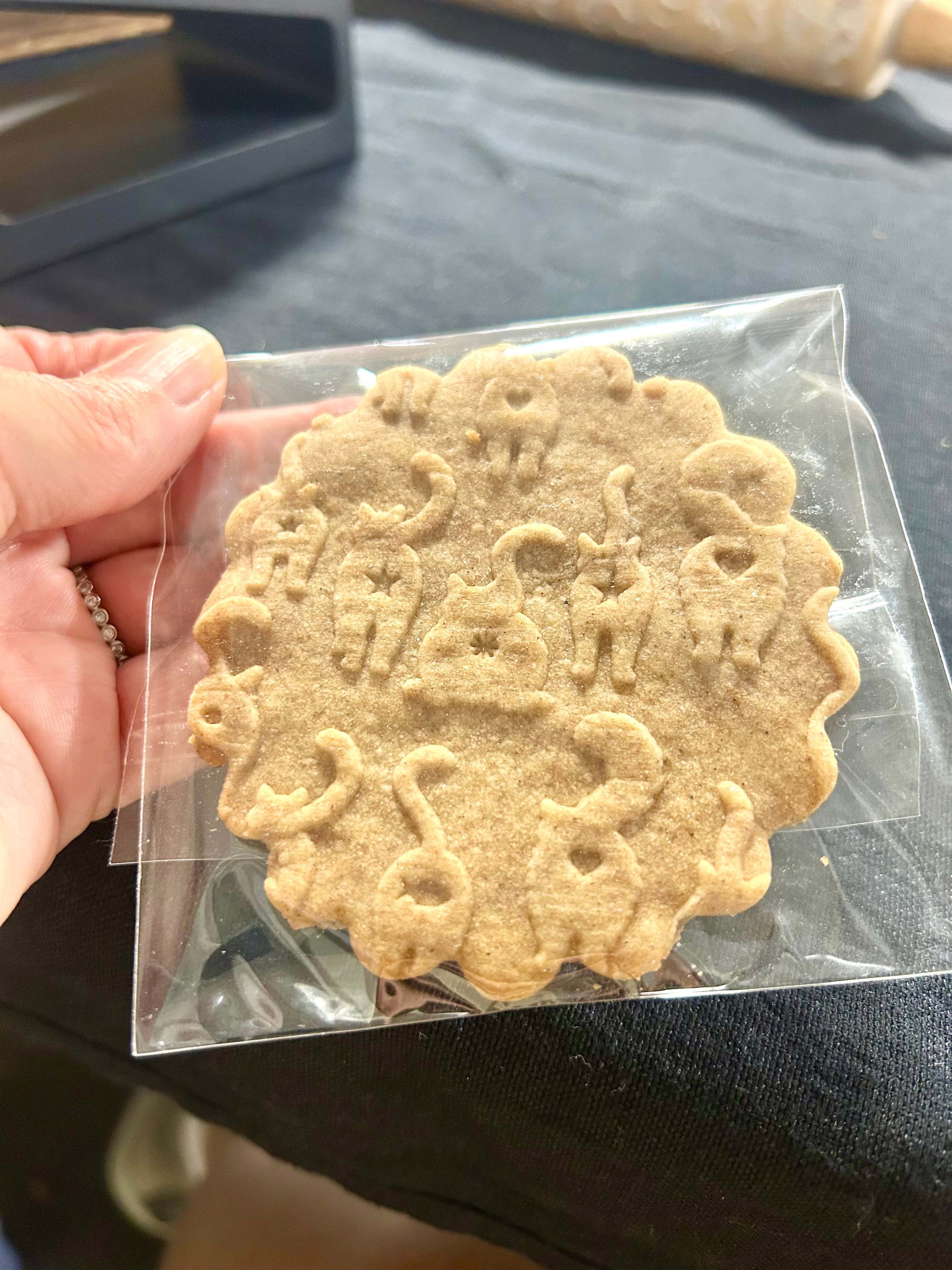 Embossed Cat Butts Rolling Pin –Bakers and Potters