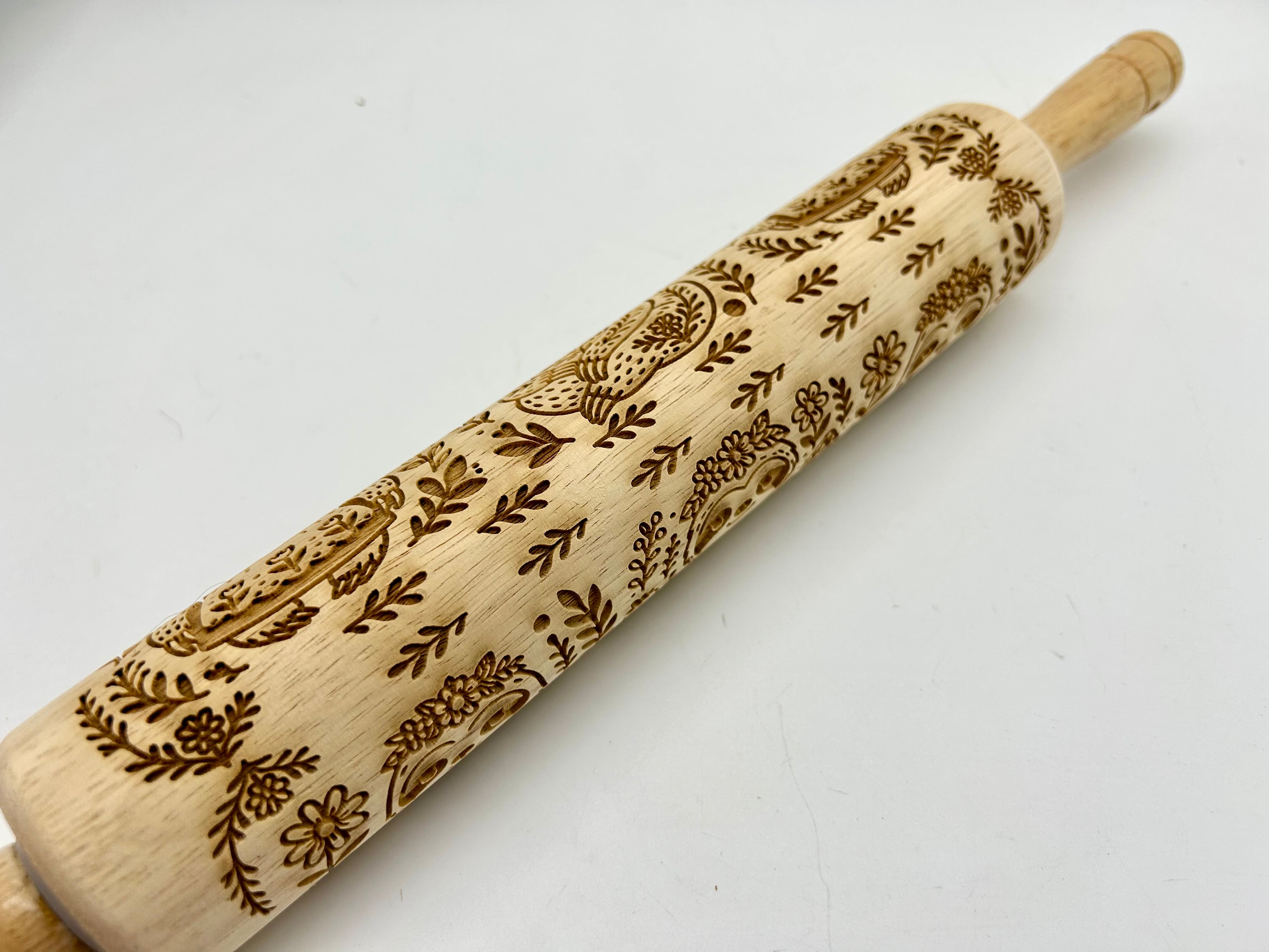 Six Sweet Sloths Embossed Rolling Pin