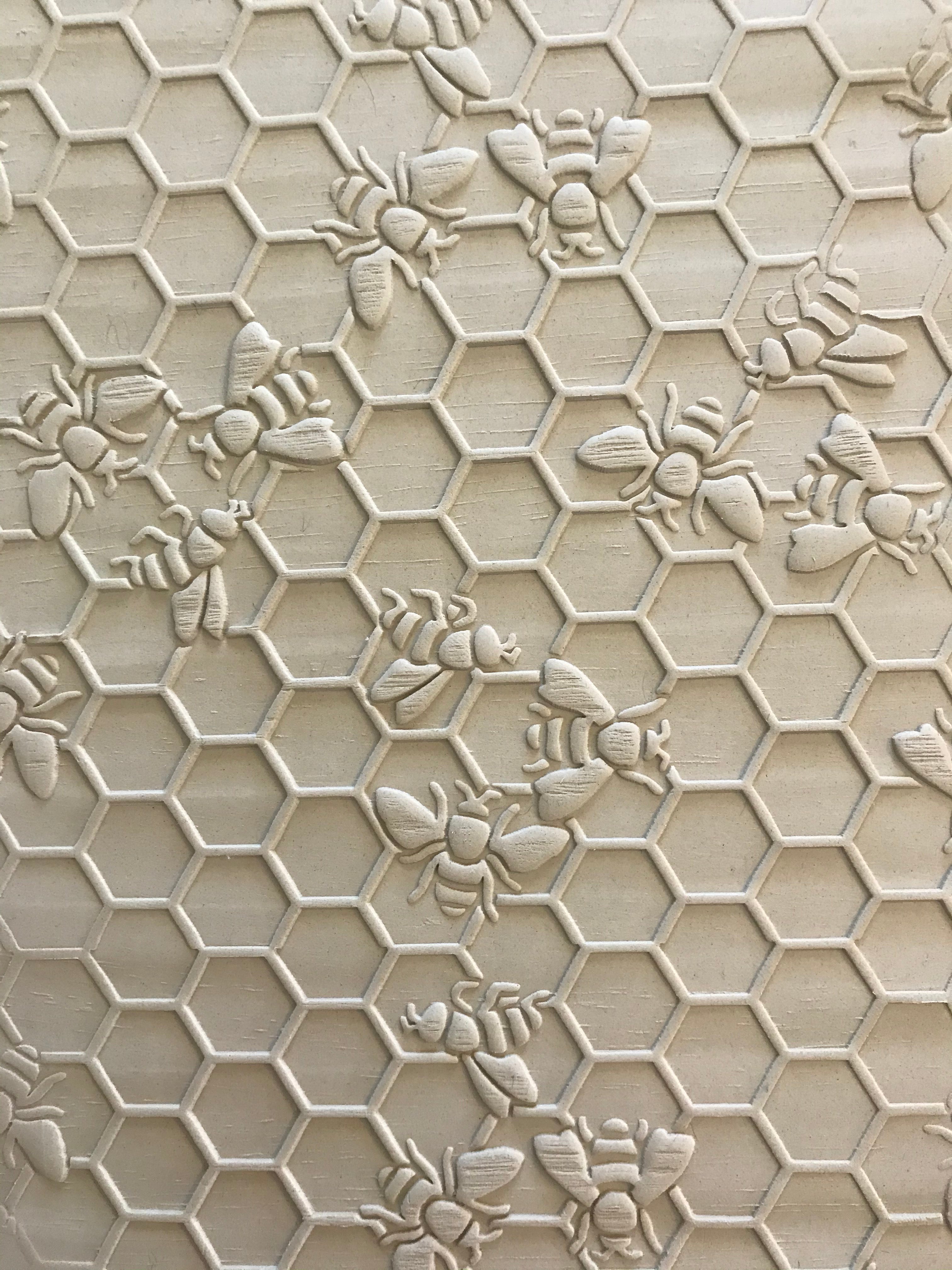 Embossed Honeycomb and Bee Rolling Pin – Pottery &Baking