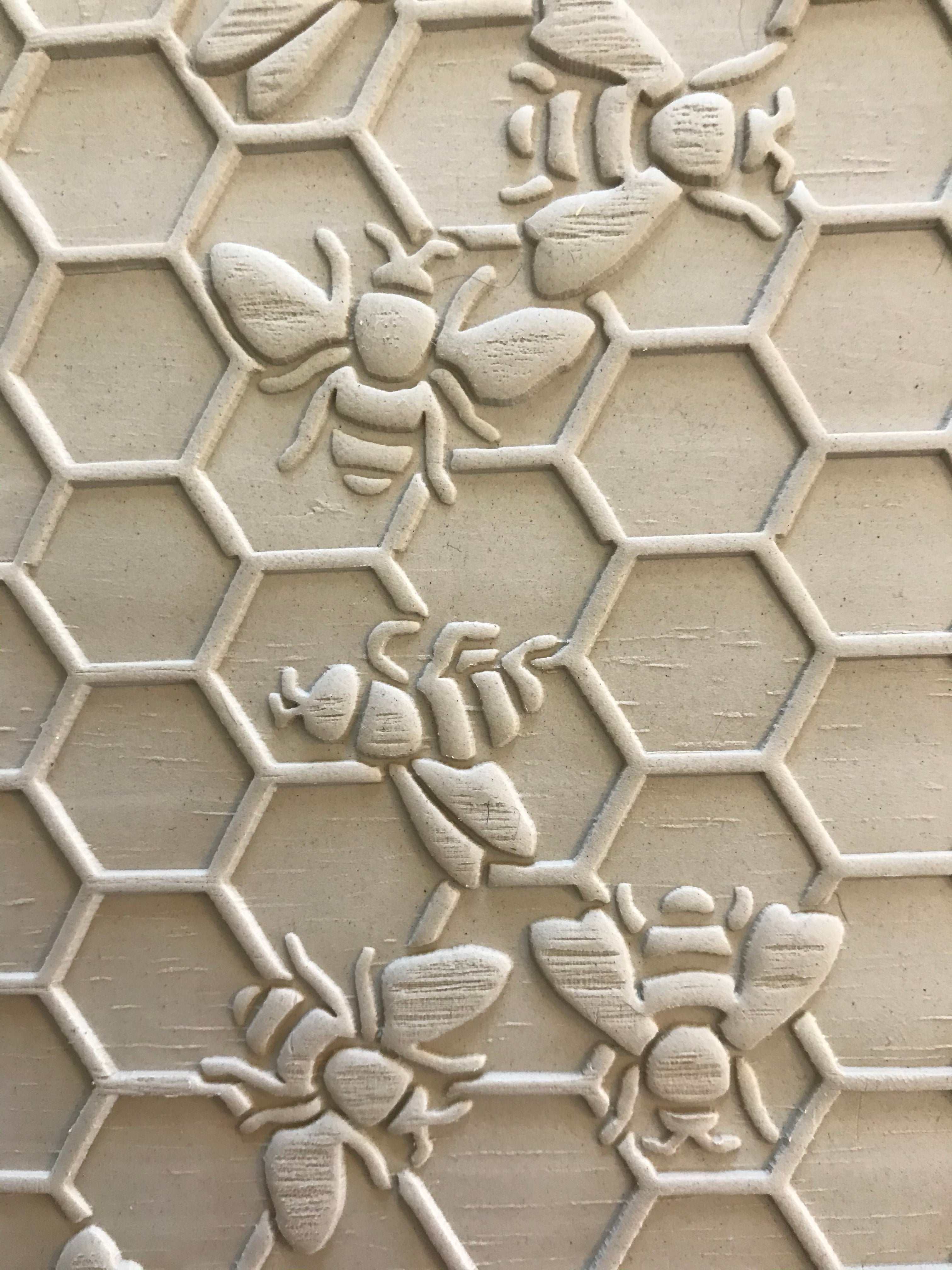 Embossed Honeycomb and Bee Rolling Pin – Pottery &Baking