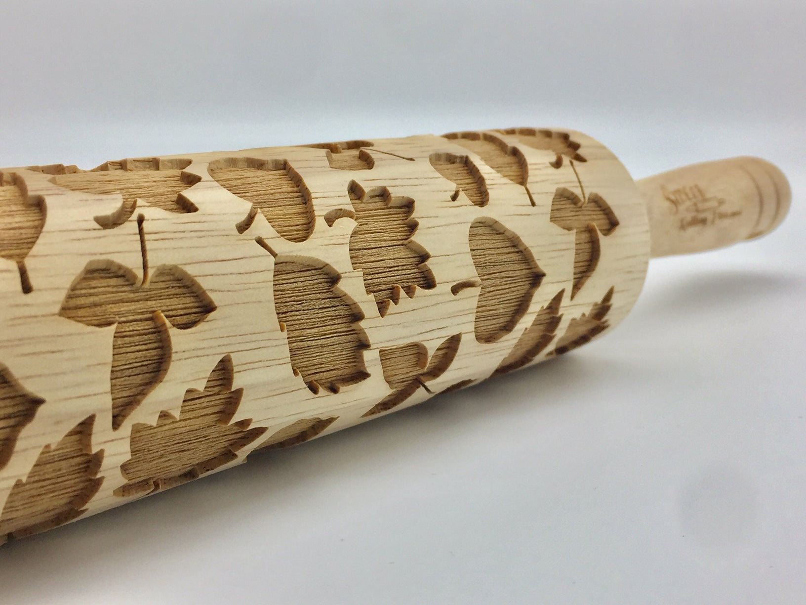 Fall Leaves Embossed Rolling Pin – Pottery & Baking